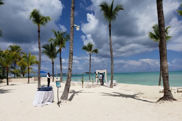 Bahama Wedding Bells at the Melia
